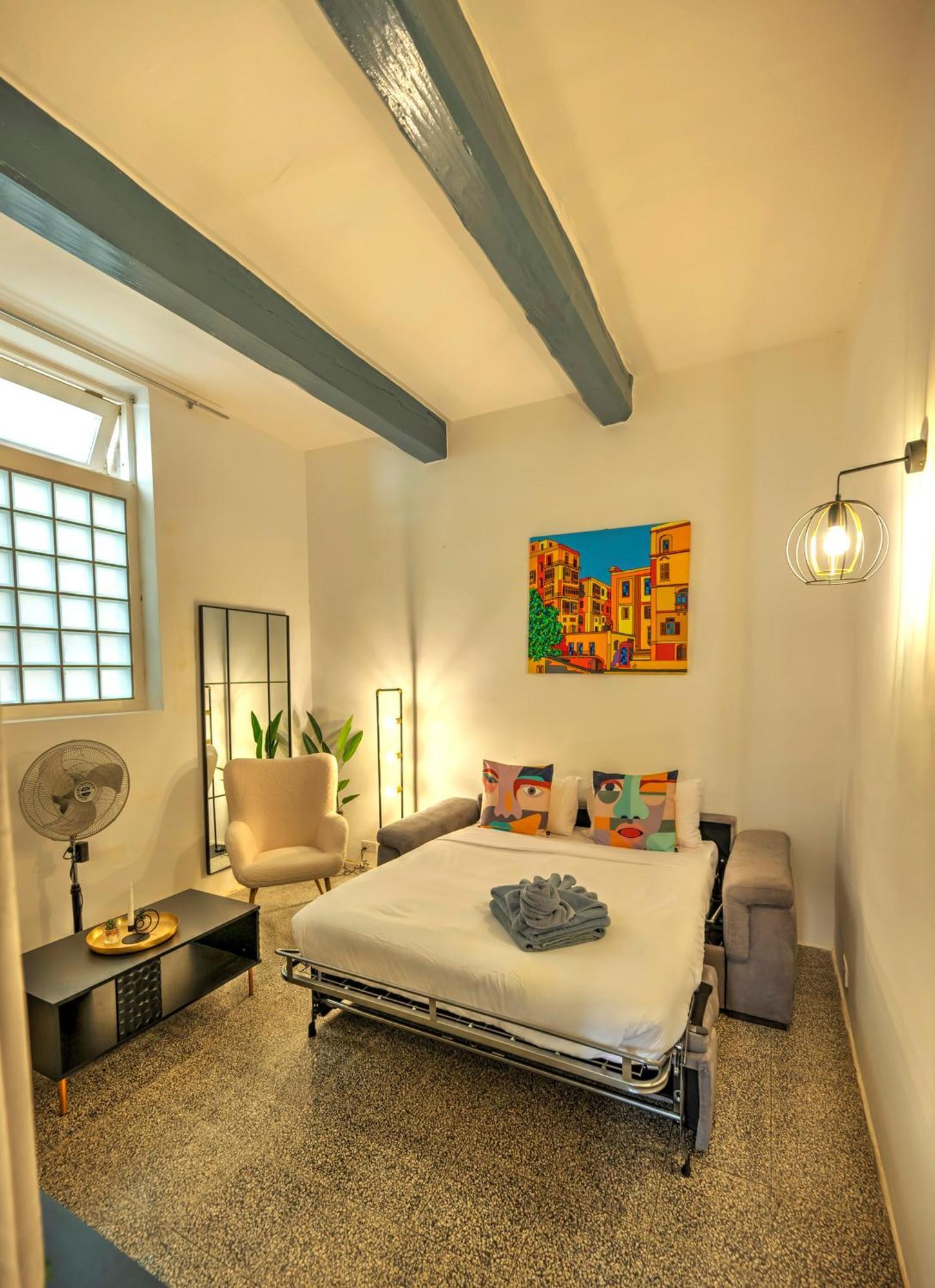 Apartment Duplex Tastefully Furnished Flat In Mcop1-1 *