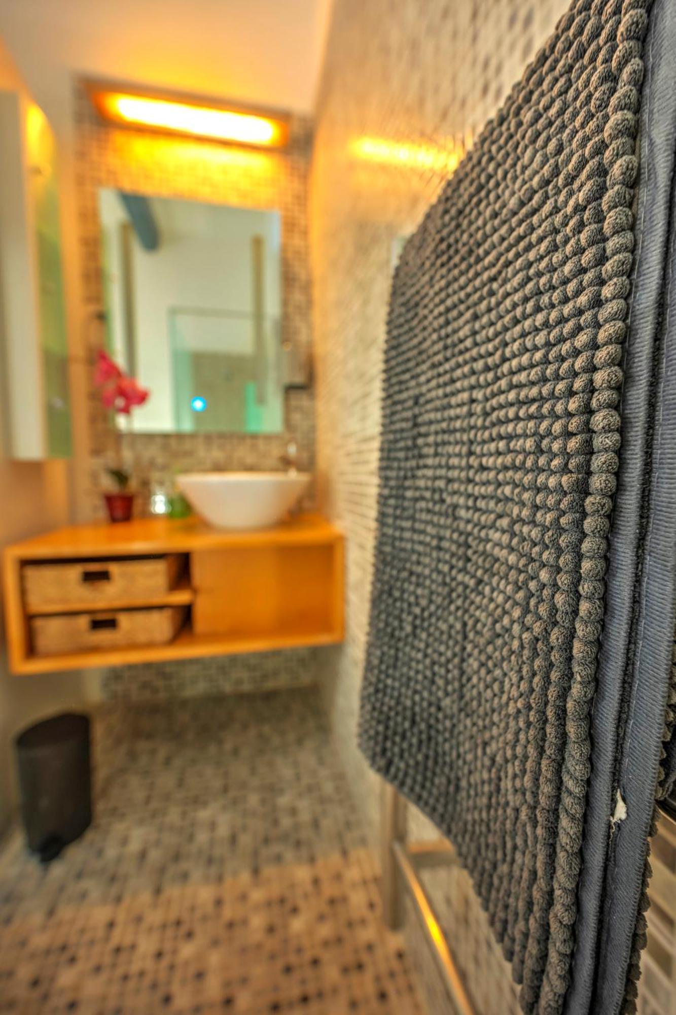 Duplex Tastefully Furnished Flat In Mcop1-1 Apartment *