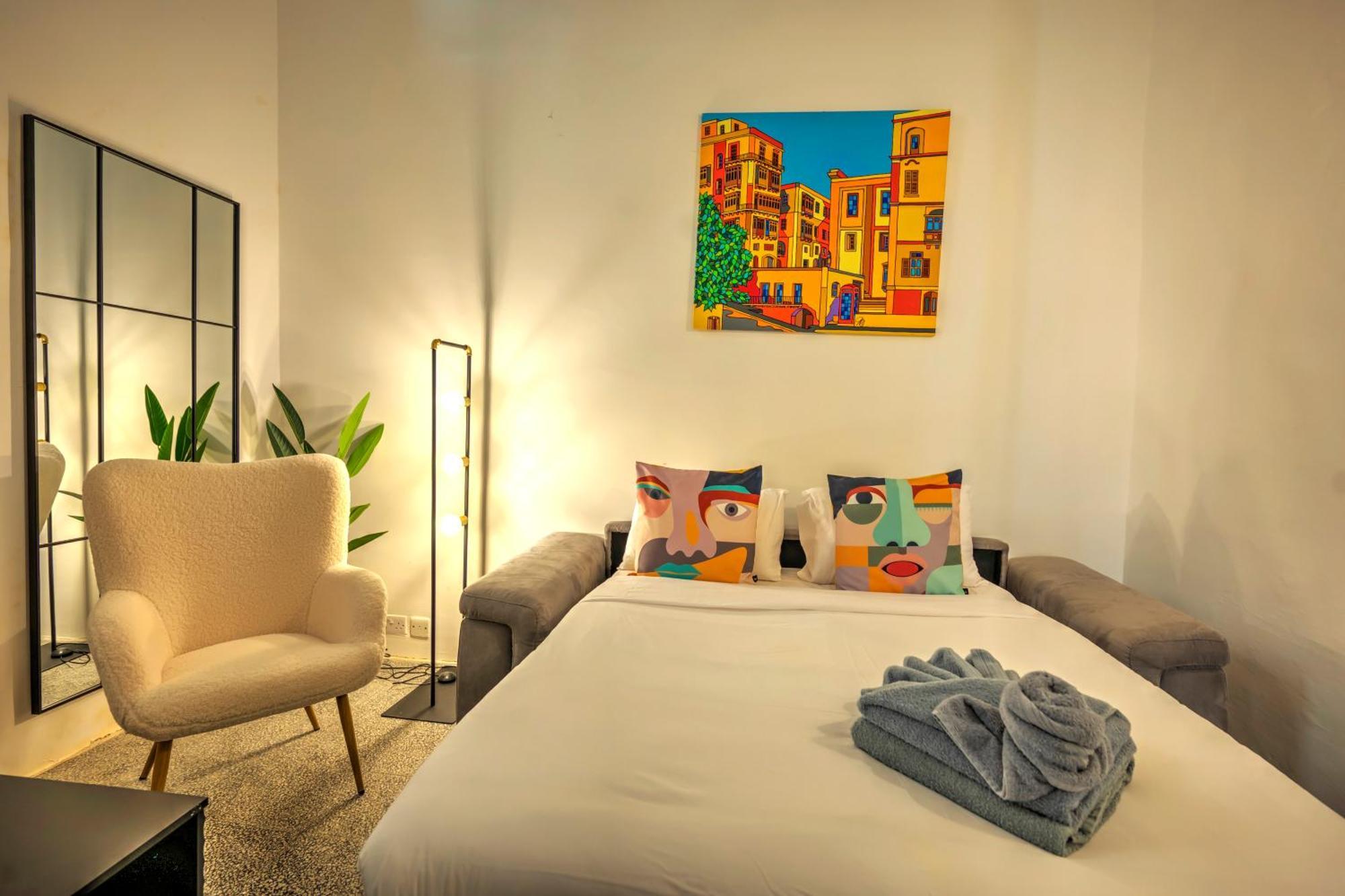 Duplex Tastefully Furnished Flat In Mcop1-1 Valletta